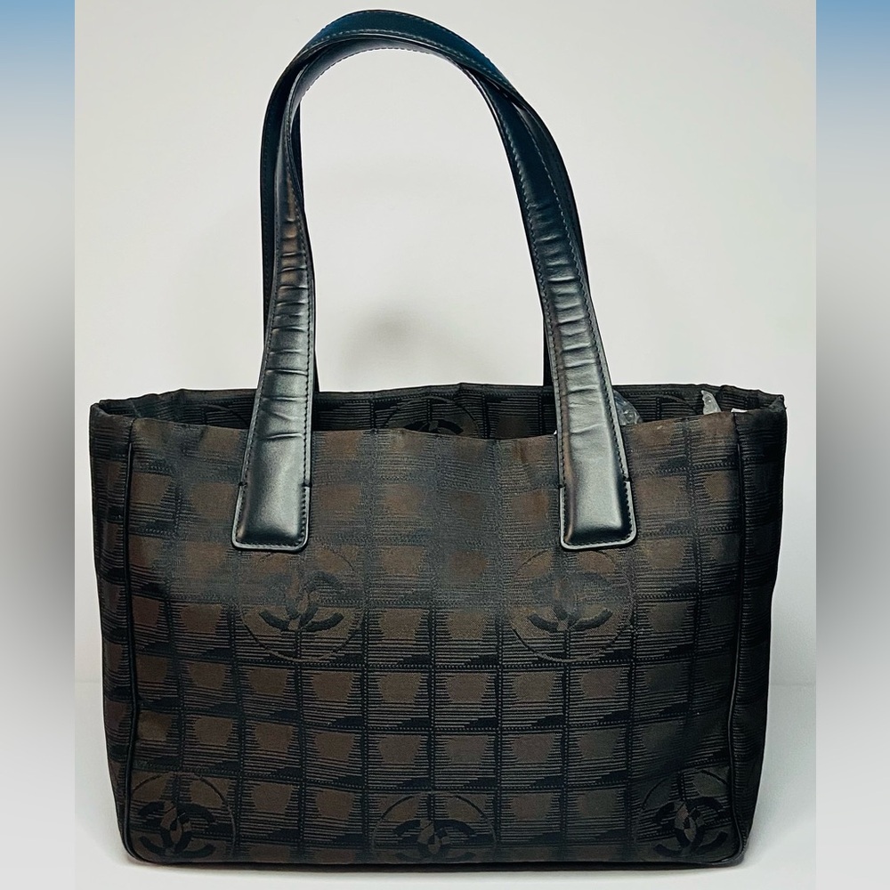 AUTHENTIC EUC CHANEL NEW TRAVEL LINE TOTE BAG - Picture 2 of 15